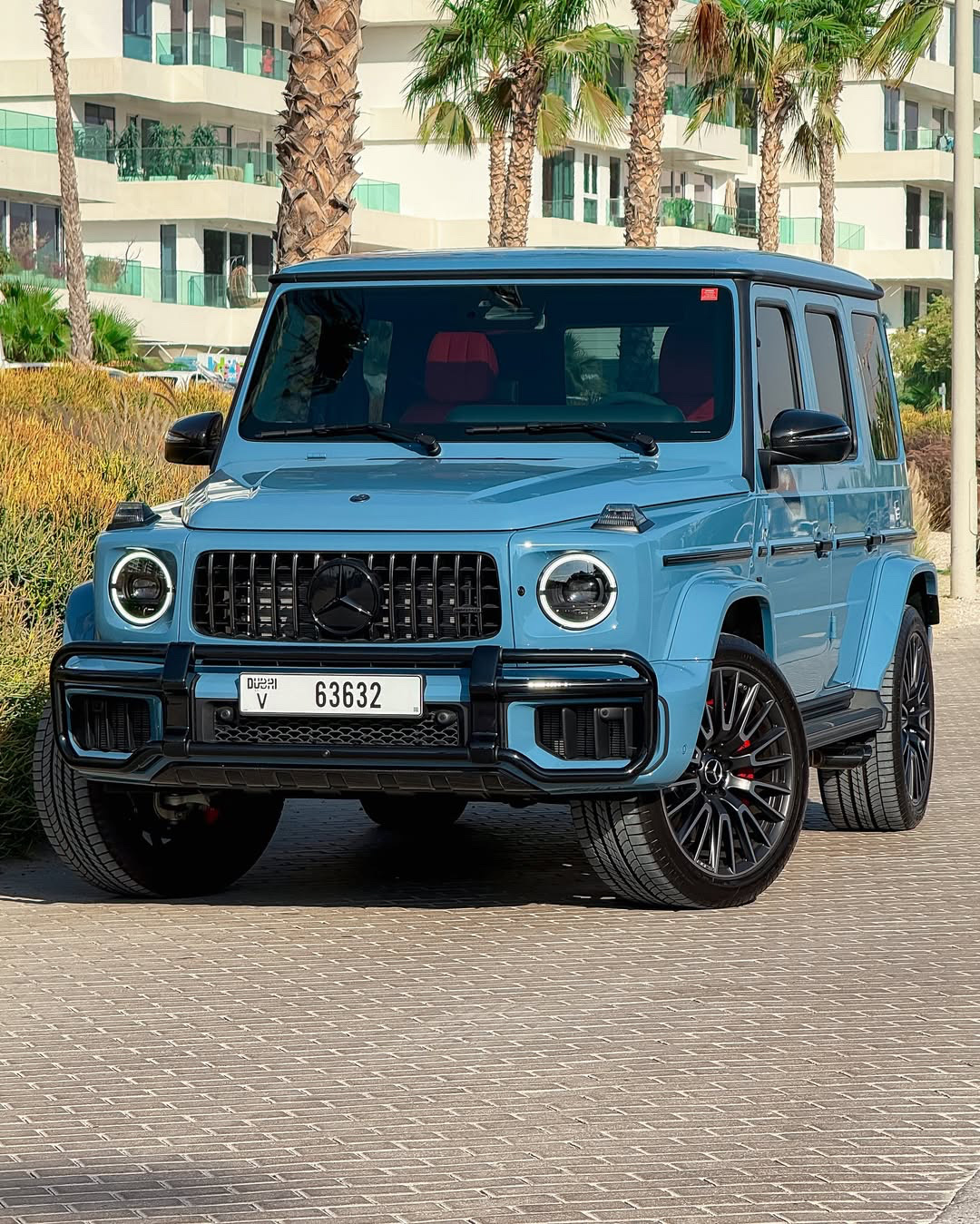 Mercedes G class 63 Blue interior Red GCC 2025 Location de voiture Dubaï, Émirats Arabes Unis