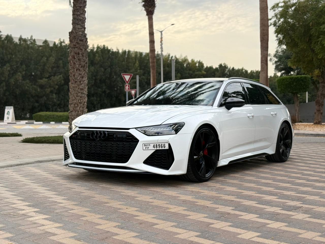 Audi RS6 Performance White