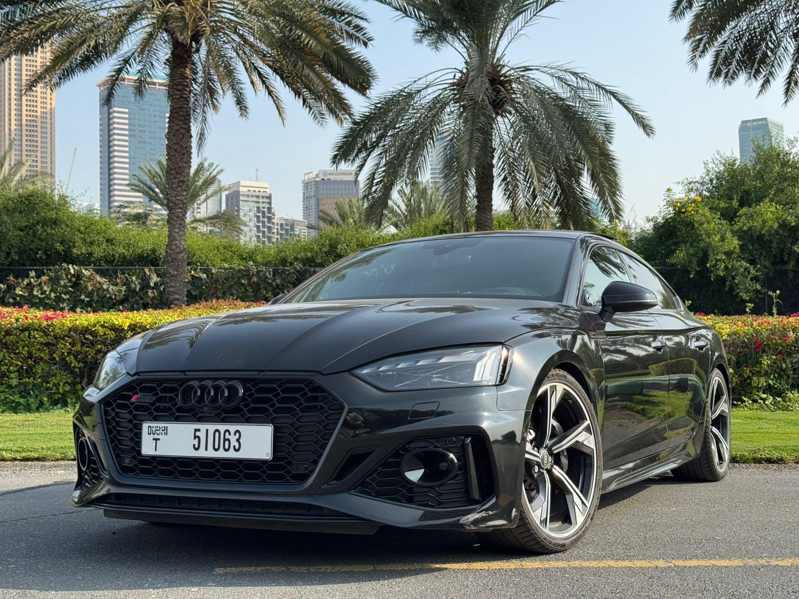 Audi RS5 Black Good Price 2025 Location de voiture Dubaï, Émirats Arabes Unis