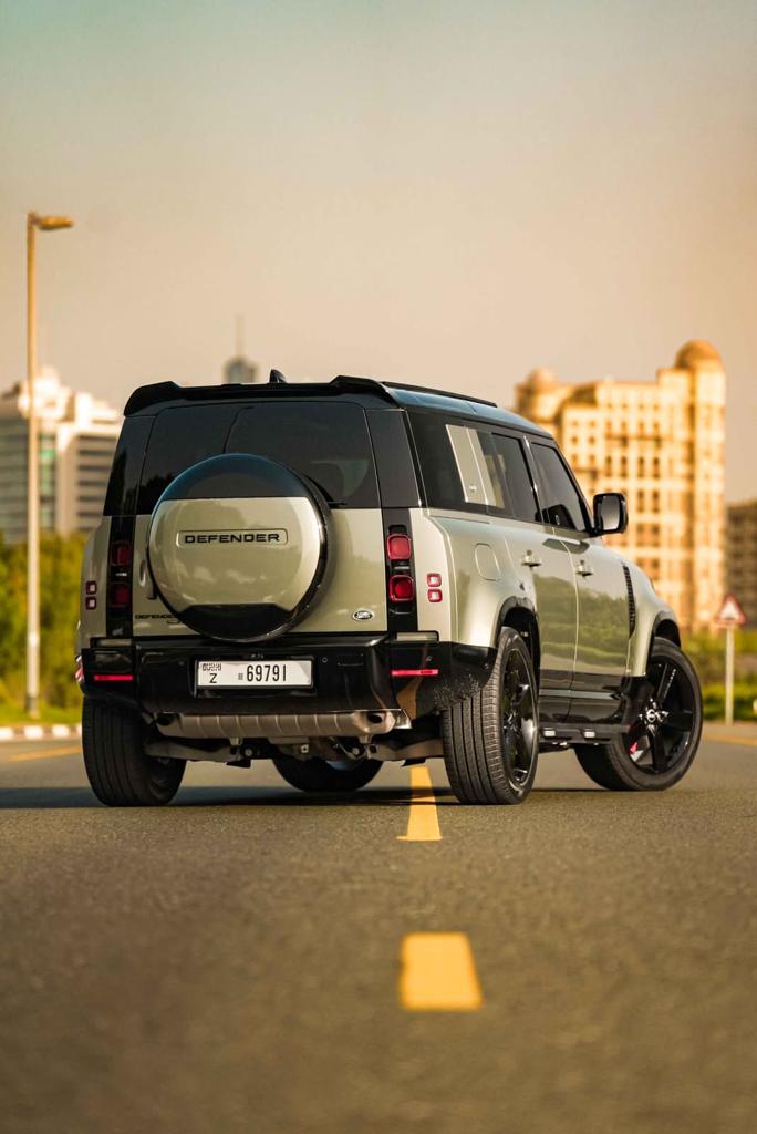 2023 Land Rover Defender 