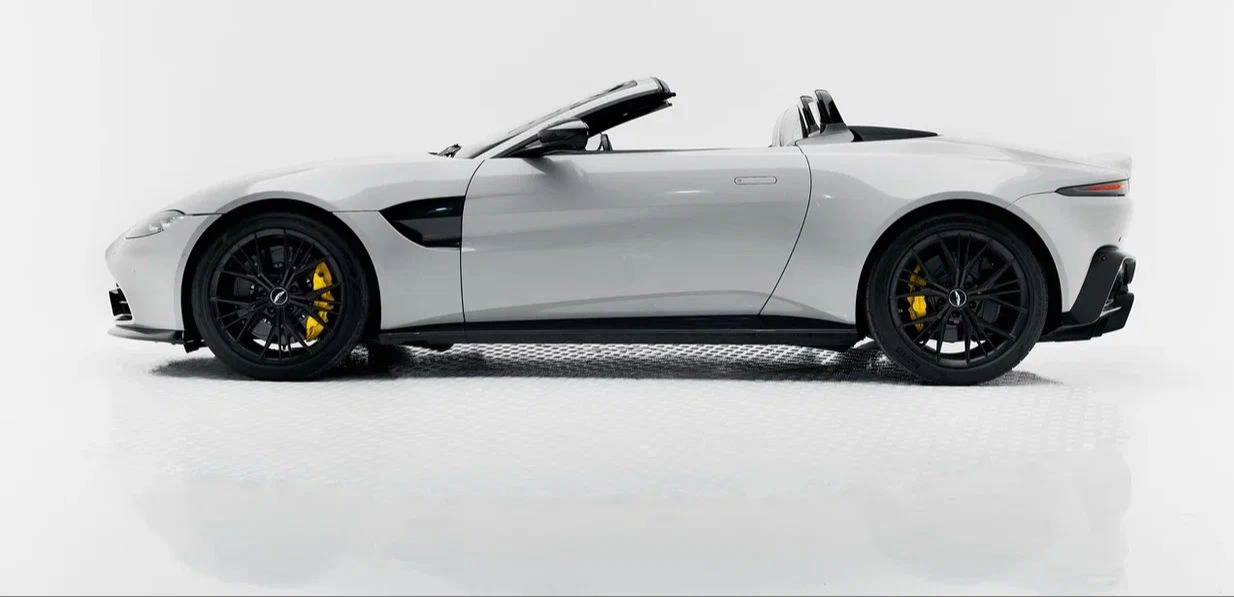 2022 Aston Martin Vantage 