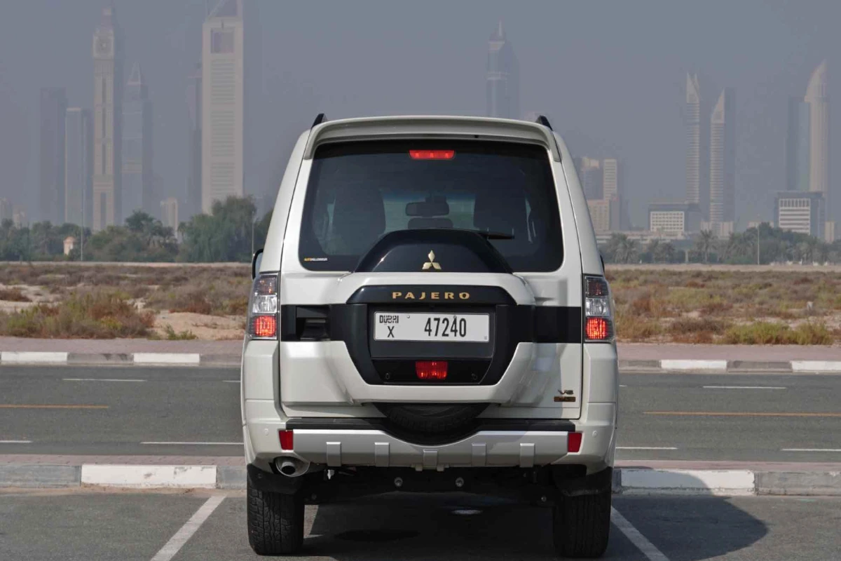 2021 Mitsubishi Pajero 