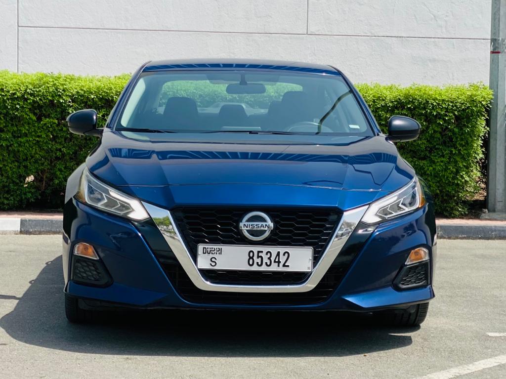 2019 Nissan  