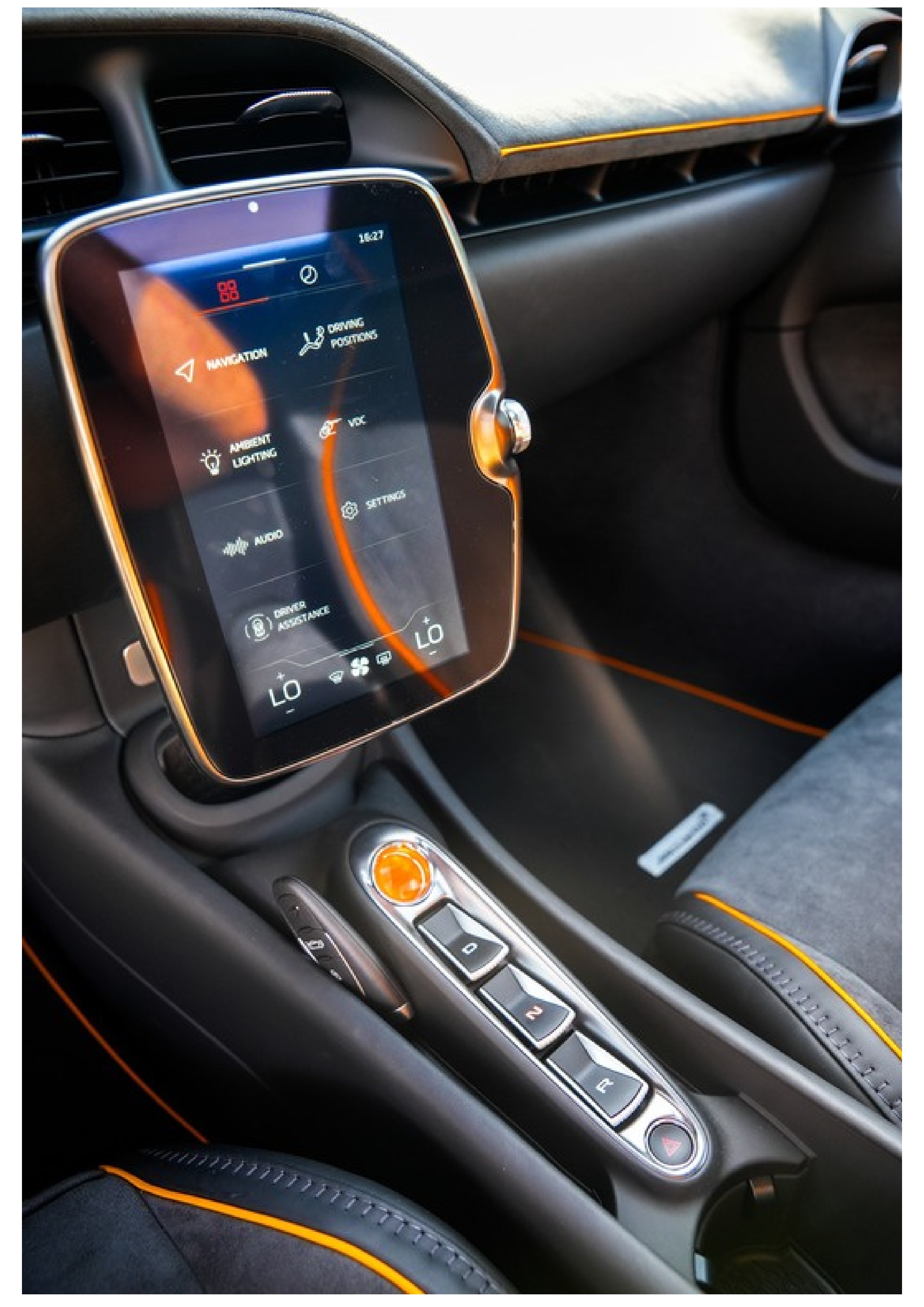2024 McLaren Artura 
