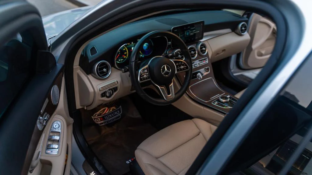 2020 Mercedes Benz C-class 