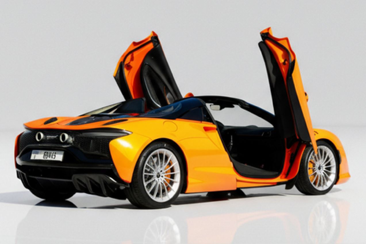2024 McLaren Artura 