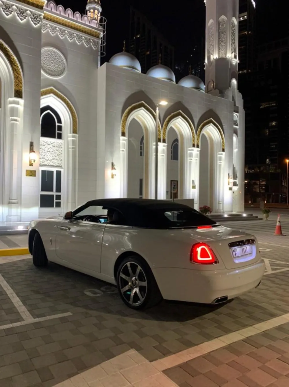 2019 Rolls-Royce Dawn 