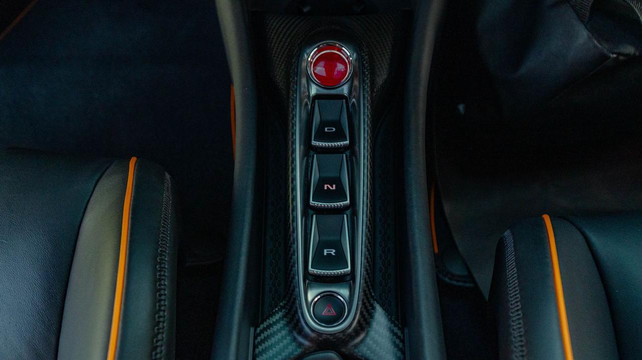 2025 McLaren Artura 