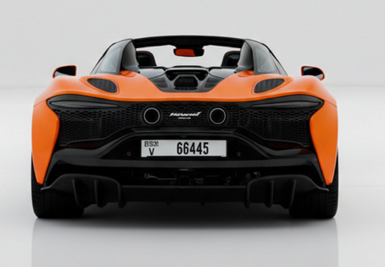 2024 McLaren Artura 