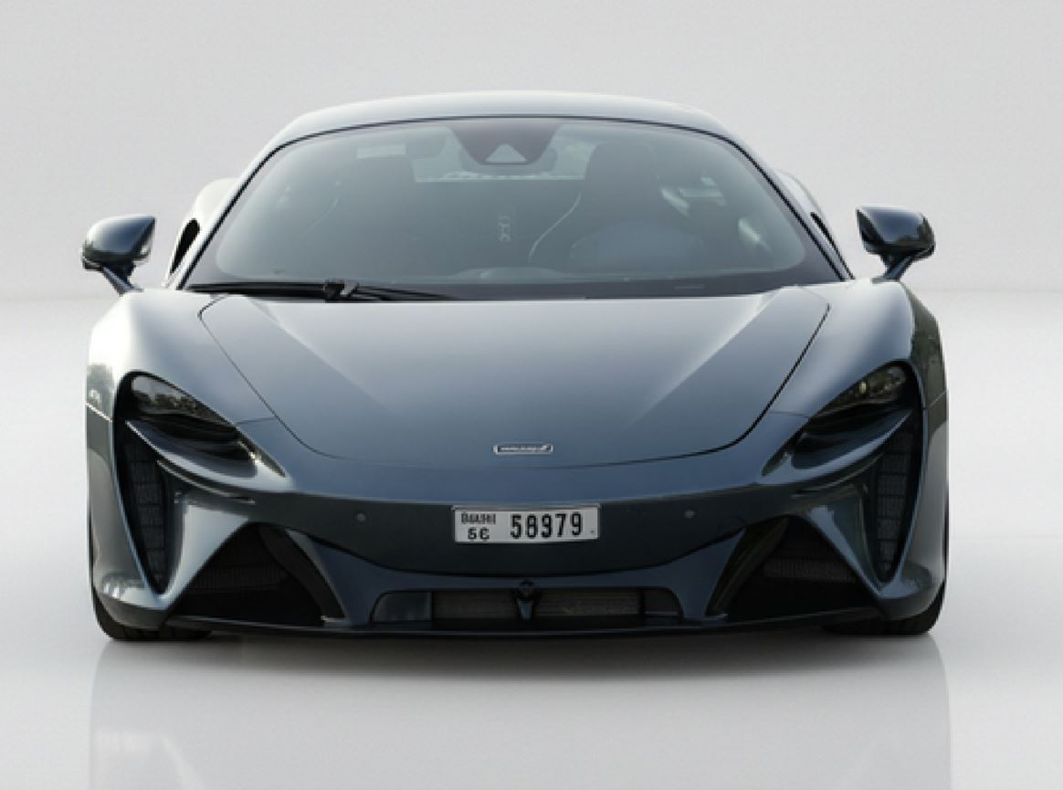 2023 McLaren Artura 