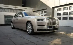 Rolls-Royce PhantomÂ GOLD 2022 Rental Car Dubai,UAE